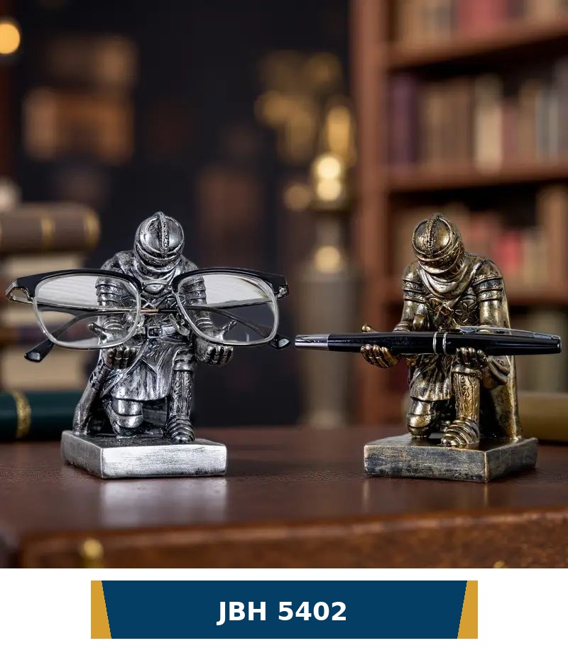 Knight Pen Holder